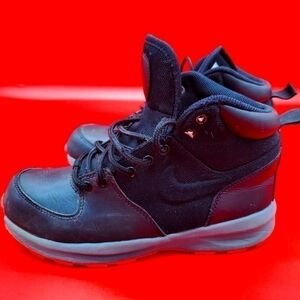 Nike Manoa Size Youth 6 Women's 7.5 Black Leather Casual Boots